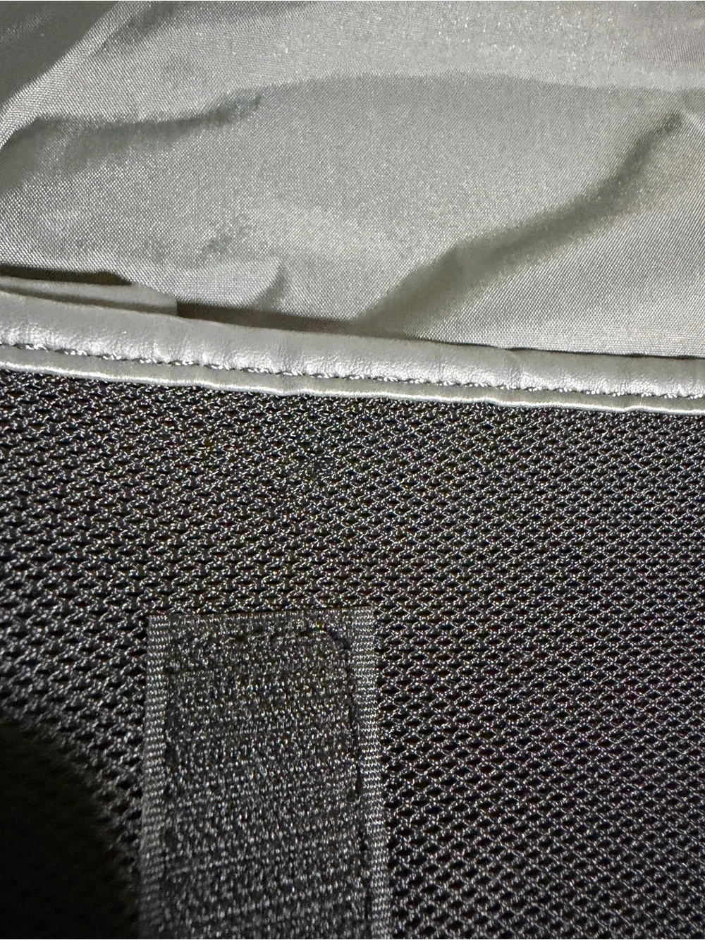 Tumi compact hanging